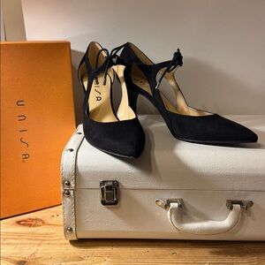 Unisa Black Fabric Heels